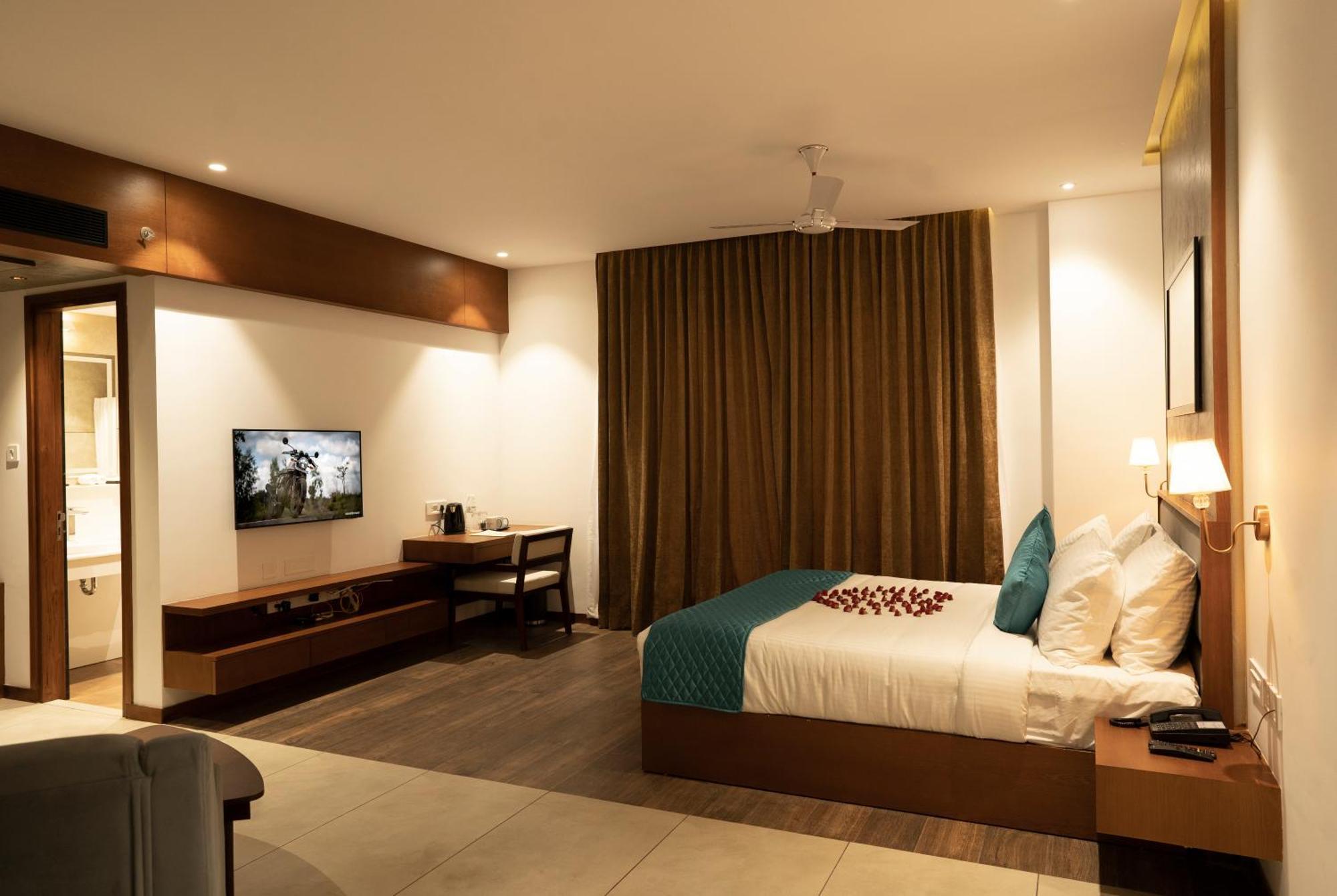 Gokulam Park Guruvayur Hotel Exterior photo